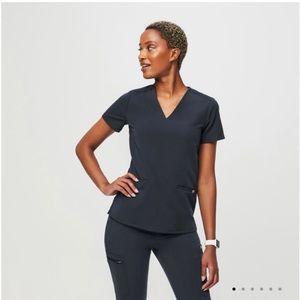 Figs Casma Scrub Top in Dark Harbor ✨